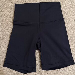 Aritzia TNA 7” biker shorts